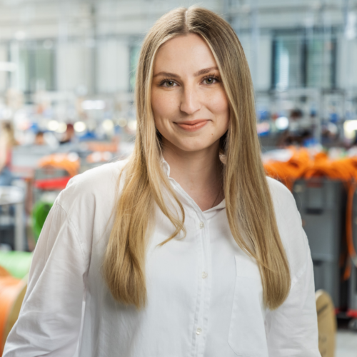 Janine Rollheiser ist Mitarbeiterin in der Buchhaltung bei Sangel Systemtechnik GmbH in Bielefeld